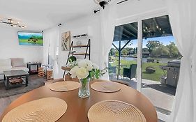 2 Bedroom Getaway On The River/Close To Marina